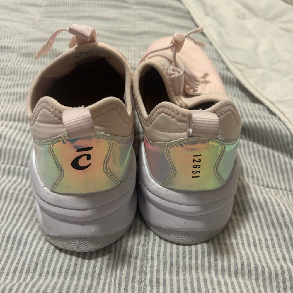 Clove Pink Holographic Nursing shoes